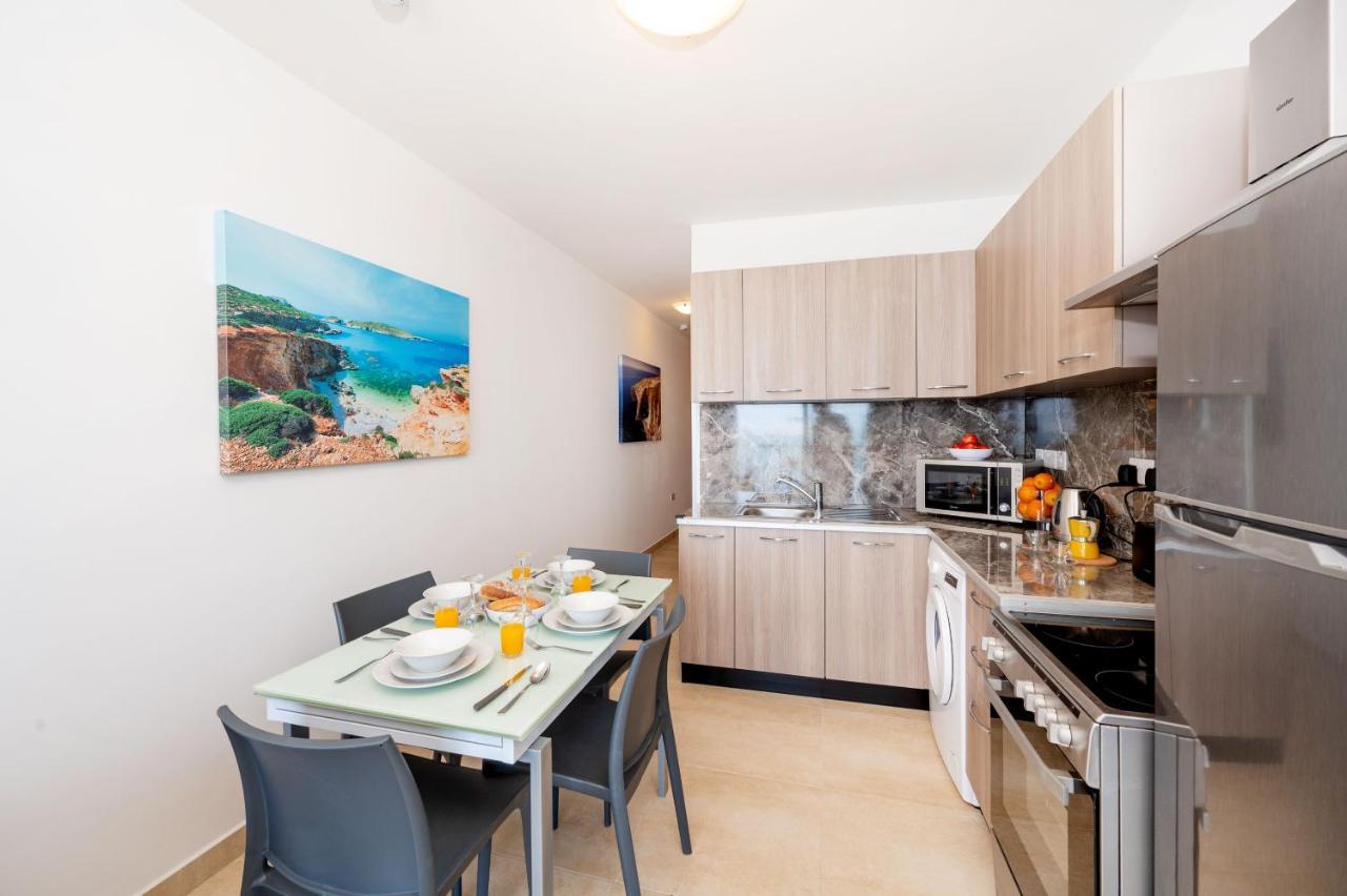 Islet Promenade Seafront 1 Bedroom Apartment With Sea View Balcony By Getawaysmalta San Pawl il-Baħar Zewnętrze zdjęcie